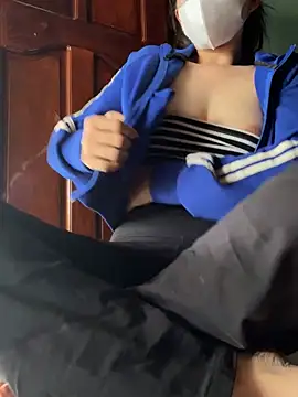 Snapshot of Joly-sweet chatting on 04/22/26, 05:10 Joly-sweet online show from 04/22/26, 05:10