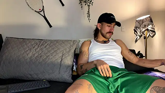 Snapshot of Aaron_wheel chatting on 07/19/26, 11:52 Aaron wheel online show from 07/19/26, 11:52