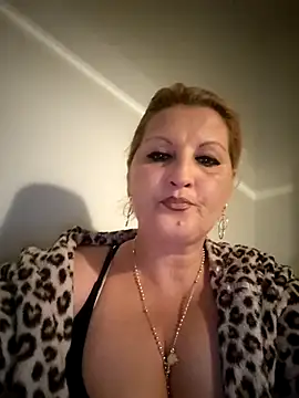 Divineblond online show from 10/11/25, 09:35