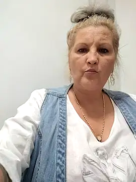 Divineblond online show from 10/28/25, 04:53