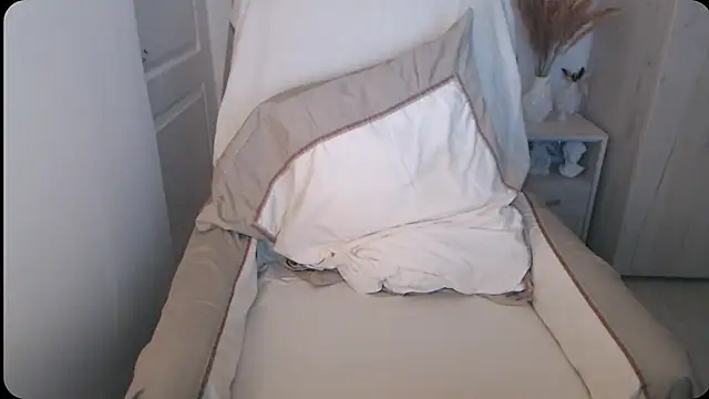 Divineblond online show from 07/19/26, 11:08