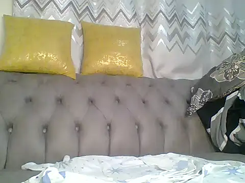Snapshot of fentyvee chatting on 06/18/26, 12:11 fentyvee online show from 06/18/26, 12:11