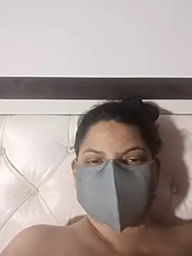 Snapshot of yourslutty65 chatting on 04/24/26, 07:33 yourslutty65 online show from 04/24/26, 07:33