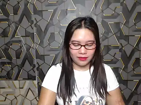 Snapshot of ur_prettychelsie chatting on 06/04/26, 11:27 ur prettychelsie online show from 06/04/26, 11:27