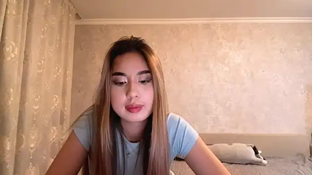 Snapshot of SofiTheTrophy chatting on 04/25/26, 03:31 SofiTheTrophy online show from 04/25/26, 03:31