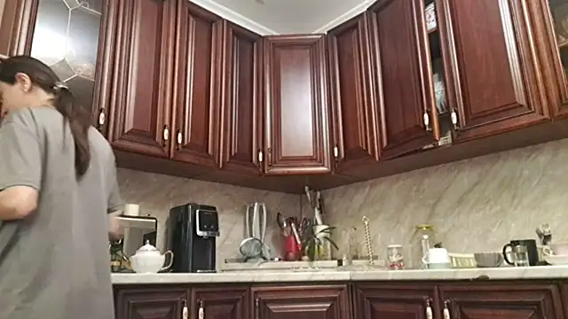 Snapshot of Edastories chatting on 04/24/26, 09:23 Edastories online show from 04/24/26, 09:23