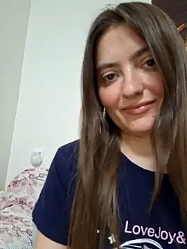 Snapshot of Alba2331 chatting on 04/23/26, 05:48 Alba2331 online show from 04/23/26, 05:48