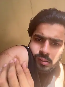 Snapshot of bunnyboy20 chatting on 04/23/26, 11:42 bunnyboy20 online show from 04/23/26, 11:42