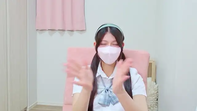 Snapshot of Lina_caro_ chatting on 04/24/26, 12:29 Lina caro online show from 04/24/26, 12:29