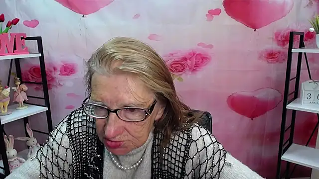 Snapshot of AliceWriter chatting on 04/30/26, 11:16 AliceWriter online show from 04/30/26, 11:16