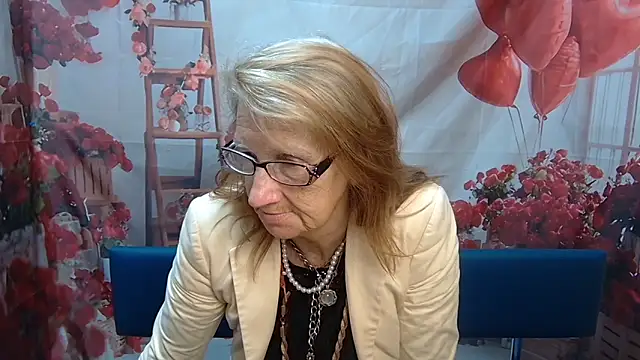 Snapshot of AliceWriter chatting on 05/12/26, 05:15 AliceWriter online show from 05/12/26, 05:15