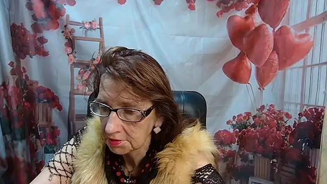 Snapshot of AliceWriter chatting on 05/17/26, 11:39 AliceWriter online show from 05/17/26, 11:39