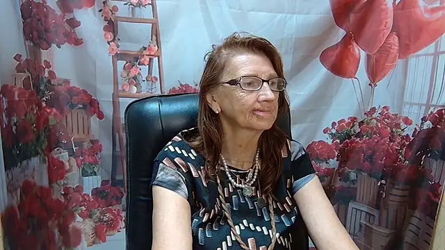 Snapshot of AliceWriter chatting on 05/28/26, 11:07 AliceWriter online show from 05/28/26, 11:07