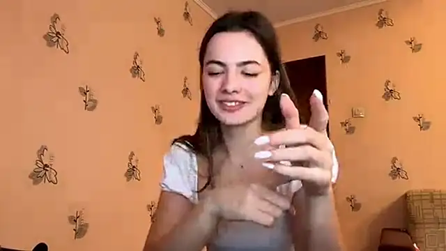 Snapshot of CharlenaFeoli chatting on 04/22/26, 04:41 CharlenaFeoli online show from 04/22/26, 04:41