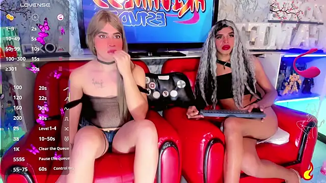 Snapshot of Hot_Girlssexy chatting on 04/22/26, 12:39 Hot Girlssexy online show from 04/22/26, 12:39