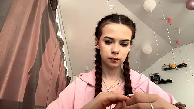 Snapshot of JoellaGrode chatting on 05/02/26, 05:18 JoellaGrode online show from 05/02/26, 05:18