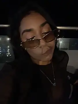 Snapshot of SaryJonex chatting on 05/16/26, 12:29 SaryJonex online show from 05/16/26, 12:29