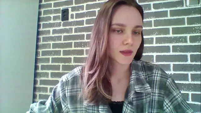 Snapshot of DolcezzaCream chatting on 04/28/26, 11:26 DolcezzaCream online show from 04/28/26, 11:26