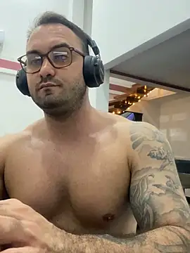 Snapshot of Nicanor_21 chatting on 04/25/26, 02:14 Nicanor 21 online show from 04/25/26, 02:14