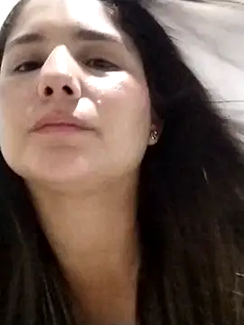 Snapshot of Hellenkitty chatting on 04/23/26, 01:40 Hellenkitty online show from 04/23/26, 01:40