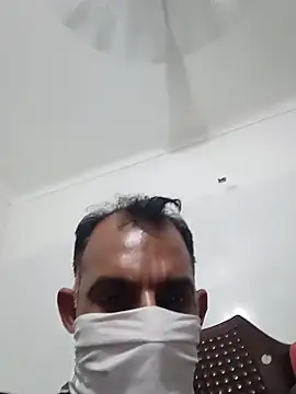 Snapshot of jiglu007 chatting on 04/24/26, 05:37 jiglu007 online show from 04/24/26, 05:37