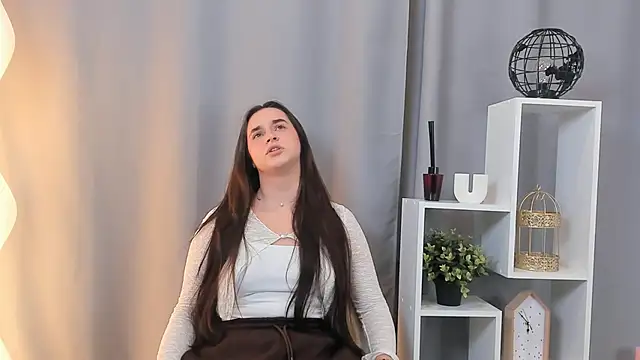 Snapshot of WendieLen chatting on 04/25/26, 11:13 WendieLen online show from 04/25/26, 11:13