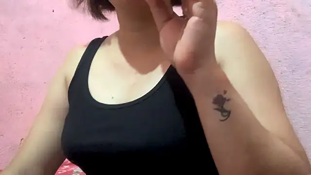 Snapshot of Xxx_tit chatting on 04/23/26, 05:52 Xxx tit online show from 04/23/26, 05:52