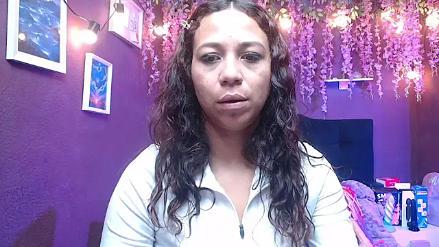 Snapshot of monik299 chatting on 05/25/26, 01:17 monik299 online show from 05/25/26, 01:17