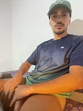 Snapshot of xxxranier chatting on 04/29/26, 12:48 xxxranier online show from 04/29/26, 12:48