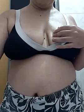 Snapshot of SweetyNaugthy chatting on 04/25/26, 05:32 SweetyNaugthy online show from 04/25/26, 05:32