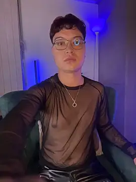 Snapshot of SamaelGarro_ chatting on 04/24/26, 03:53 SamaelGarro online show from 04/24/26, 03:53