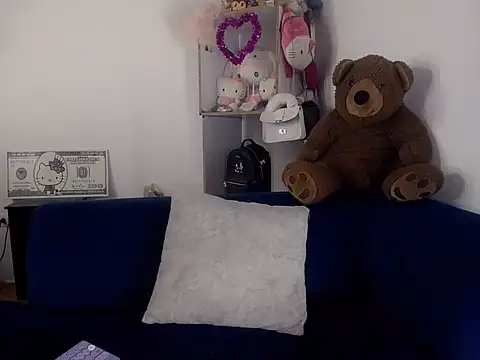 Snapshot of Emybbyx chatting on 06/14/26, 01:47 Emybbyx online show from 06/14/26, 01:47