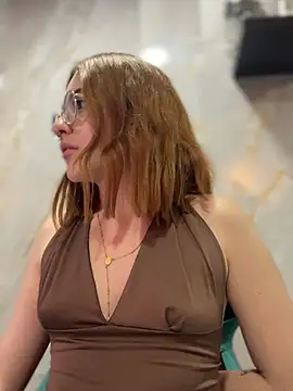 Snapshot of Zoegreco chatting on 04/23/26, 11:07 Zoegreco online show from 04/23/26, 11:07