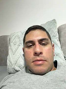 Snapshot of jaircastrod chatting on 04/25/26, 01:41 jaircastrod online show from 04/25/26, 01:41