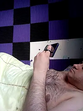 Snapshot of bearfilms chatting on 04/23/26, 04:46 bearfilms online show from 04/23/26, 04:46