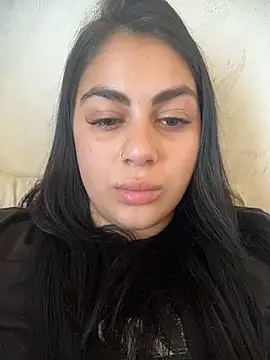 Snapshot of LilyLovell chatting on 06/05/26, 12:00 LilyLovell online show from 06/05/26, 12:00