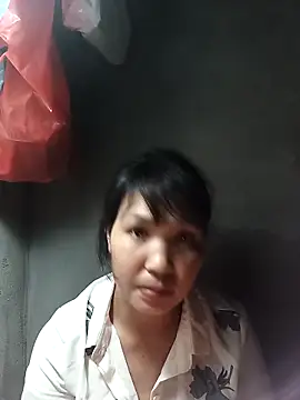 Snapshot of Beola-mi chatting on 04/23/26, 12:29 Beola-mi online show from 04/23/26, 12:29