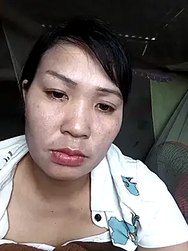 Snapshot of Beola-mi chatting on 05/04/26, 12:39 Beola-mi online show from 05/04/26, 12:39