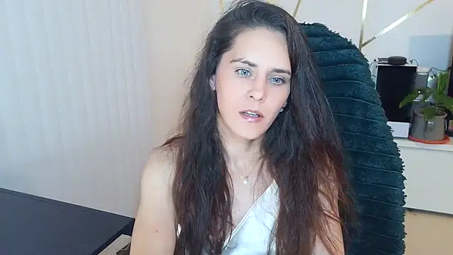 Snapshot of khalessi13 chatting on 06/05/26, 10:26 khalessi13 online show from 06/05/26, 10:26