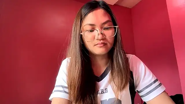 Snapshot of AliseSchiller chatting on 04/25/26, 06:05 AliseSchiller online show from 04/25/26, 06:05