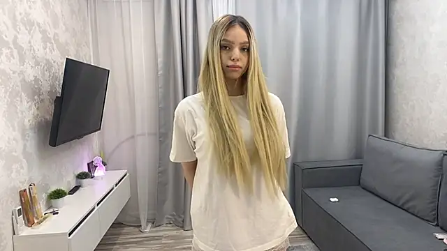 Snapshot of Mooniesiesita chatting on 04/24/26, 11:07 Mooniesiesita online show from 04/24/26, 11:07