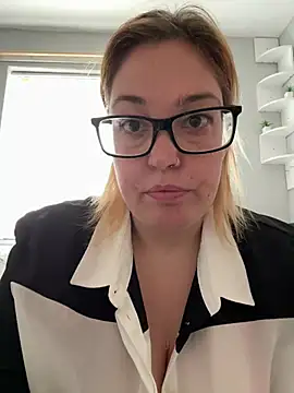SecretRavenXO online show from 06/12/26, 09:19