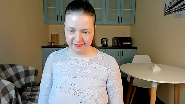 NellieBev online show from 05/08/26, 02:33