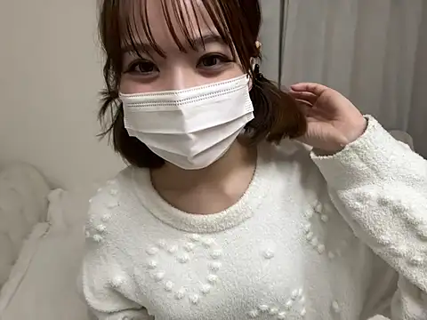 Snapshot of hiyo_vv_ chatting on 04/24/26, 02:47 hiyo vv online show from 04/24/26, 02:47