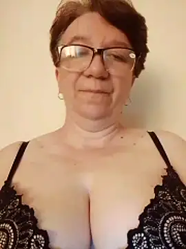 KetQueen101 online show from 05/18/26, 07:25