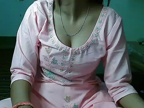 Snapshot of ur_sassypriya chatting on 05/05/26, 10:56 ur sassypriya online show from 05/05/26, 10:56