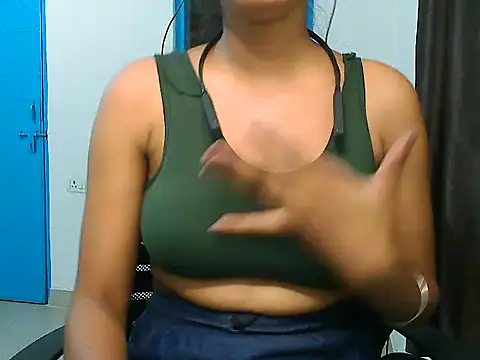 Snapshot of ur_sassypriya chatting on 06/18/26, 04:33 ur sassypriya online show from 06/18/26, 04:33
