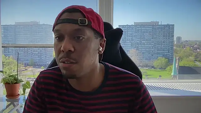 Snapshot of MeechieMoney chatting on 04/23/26, 02:19 MeechieMoney online show from 04/23/26, 02:19