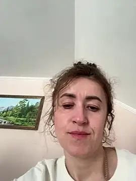 Snapshot of Avokadoo chatting on 04/25/26, 03:09 Avokadoo online show from 04/25/26, 03:09