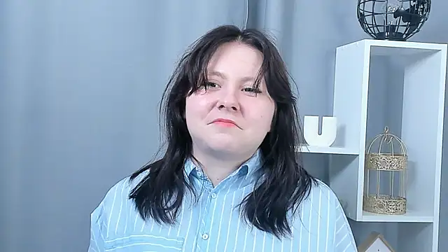 Snapshot of MaliaDemus chatting on 04/24/26, 12:18 MaliaDemus online show from 04/24/26, 12:18